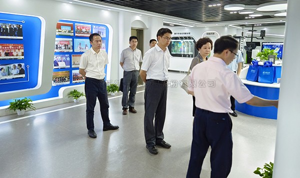 浙江省科技厅副厅长吴卿、台盟省委会主委陈清莉一行赴lewin乐玩官网调研调查