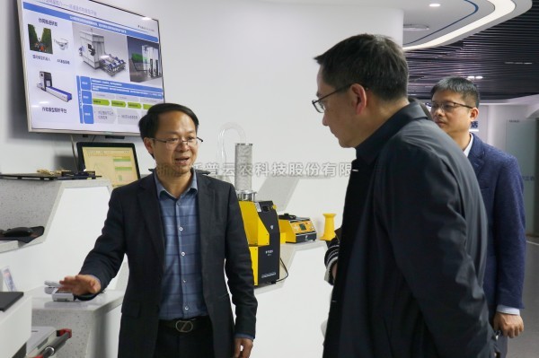 荆门市科技局党组成员、副局长楼立群一行莅临lewin乐玩官网调查调研