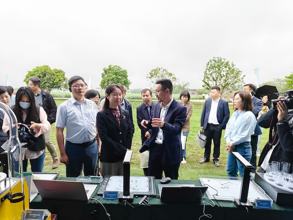 全国种类登记技术培训班暨油菜种类现场观摩进行，lewin乐玩官网助力发展种业新质出产力