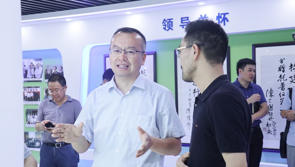 赵喜凯局长参观lewin乐玩官网展厅
